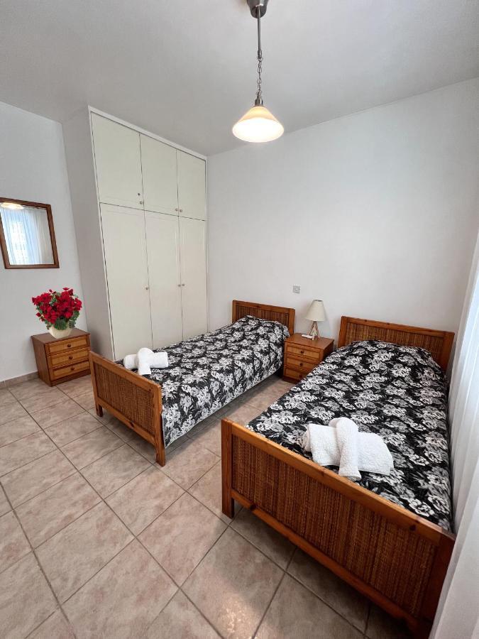 Pafia Sunbeach Townhouse Paphos Eksteriør bilde