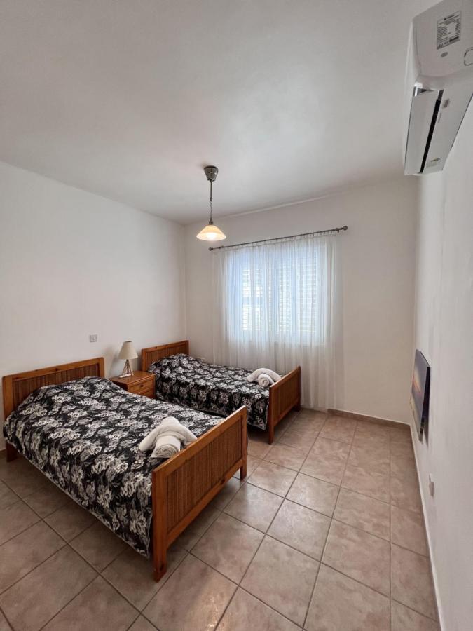 Pafia Sunbeach Townhouse Paphos Eksteriør bilde